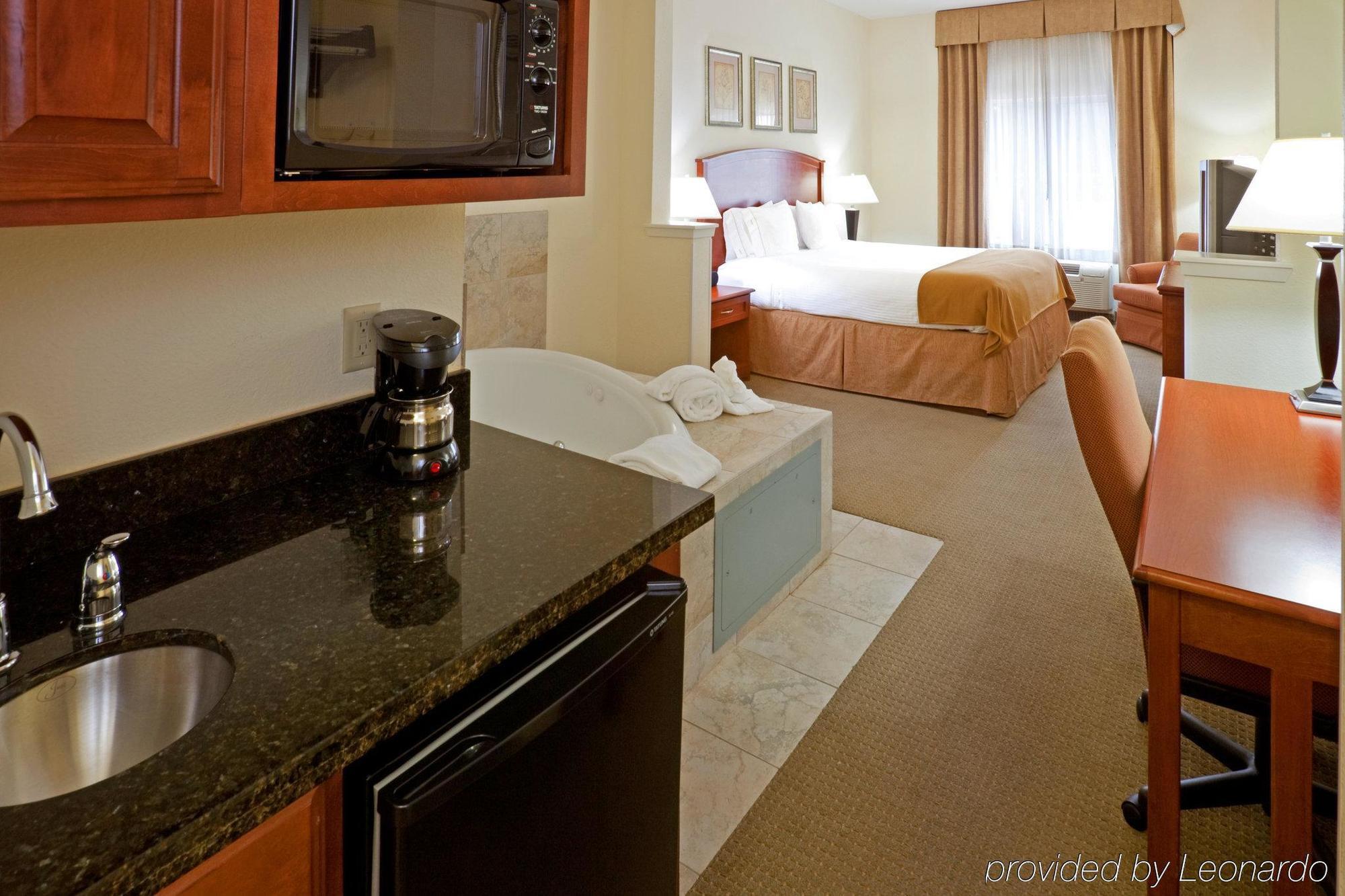 Holiday Inn Express Hotel & Suites Dallas - Grand Prairie I-20 By Ihg Екстер'єр фото
