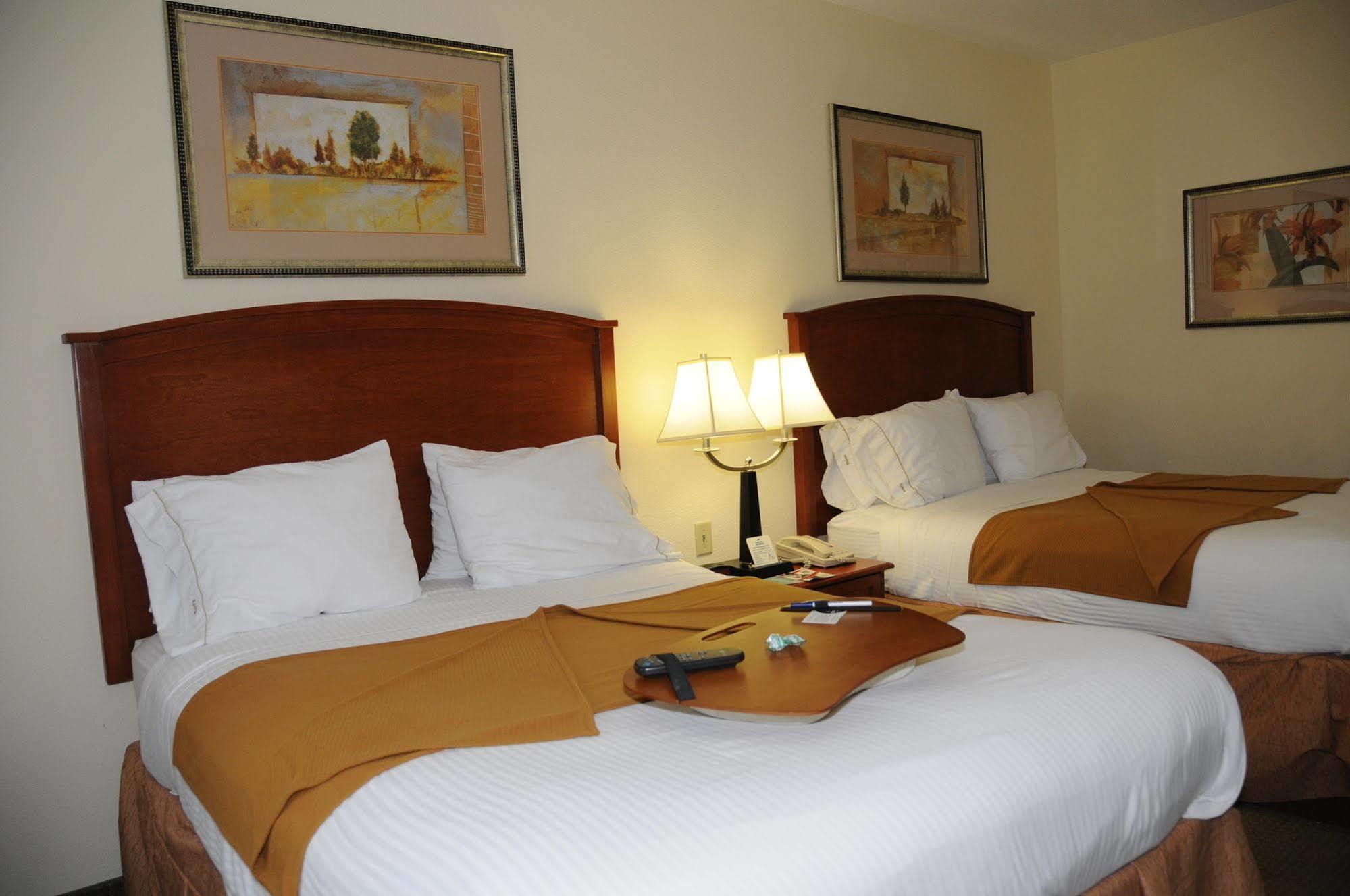 Holiday Inn Express Hotel & Suites Dallas - Grand Prairie I-20 By Ihg Екстер'єр фото